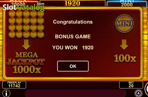 Οθόνη7. Cash'n Fruits 100 Hold & Win Κουλοχέρης