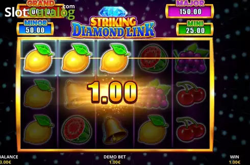 Οθόνη3. Striking Diamond Link Κουλοχέρης